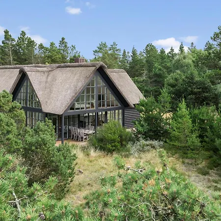 Vakantiehuis 4 Bedroom Stunning In