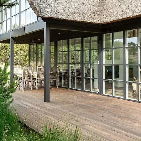 4 Bedroom Stunning In * Blåvand